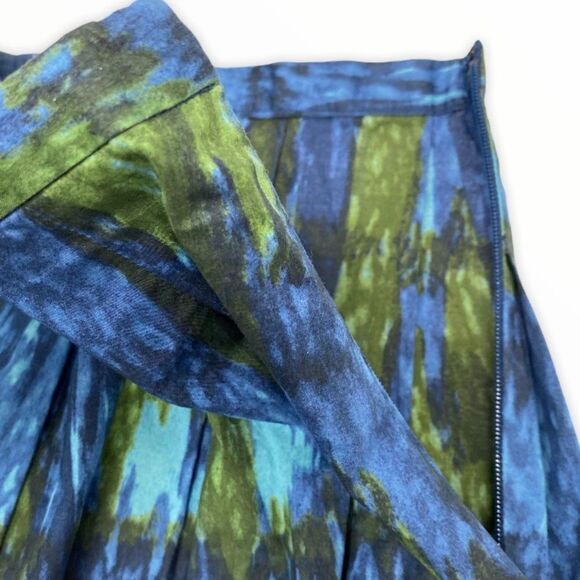 Talbots size 8 Blue & Green Watercolor Pleated Skirt - Picture 3 of 7